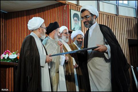 تجلیل از اساتید نمونه مراکز تخصصی حوزه با حضور آیت الله العظمی سبحانی